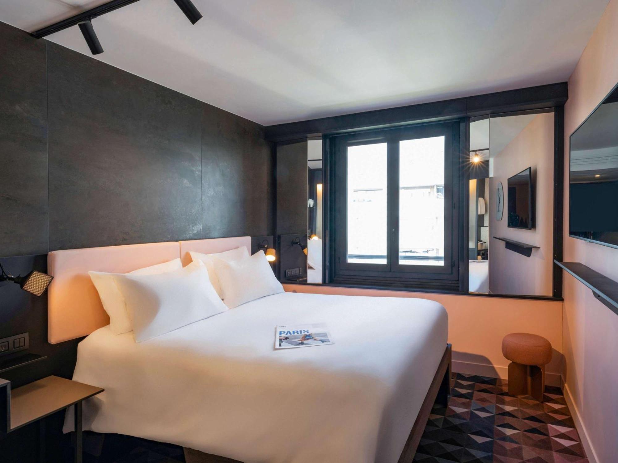 Tribe Paris Batignolles Hotel Exterior photo