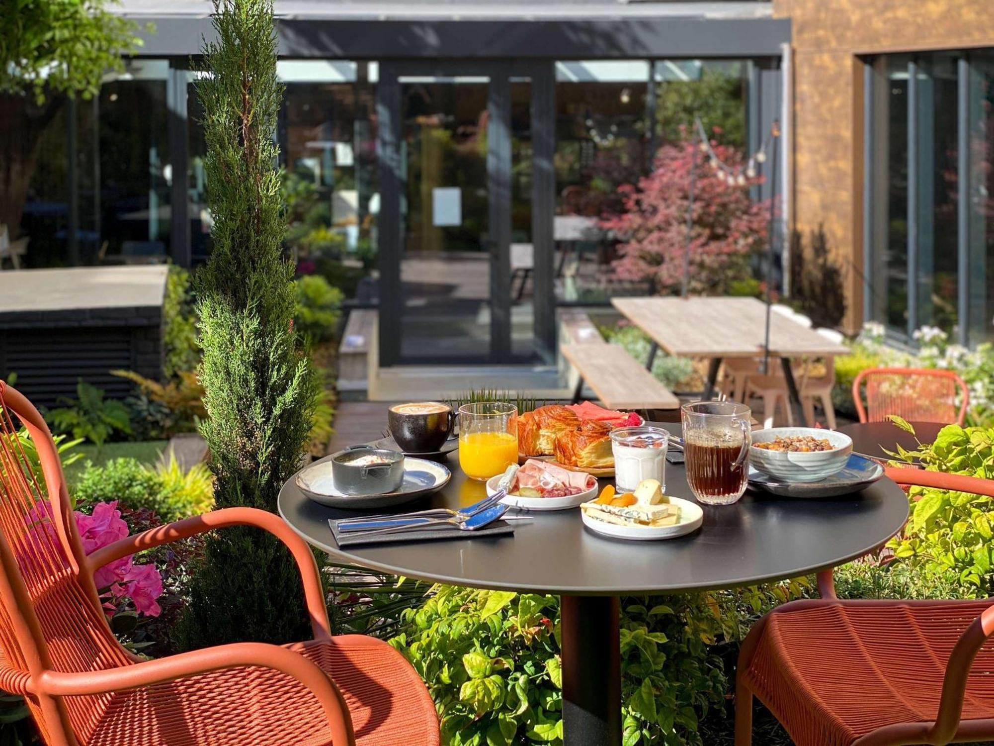 Tribe Paris Batignolles Hotel Exterior photo