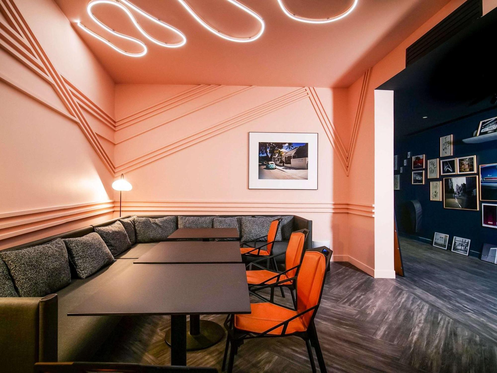 Tribe Paris Batignolles Hotel Exterior photo